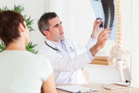 Apelación a un especialista en osteocondrose cervical